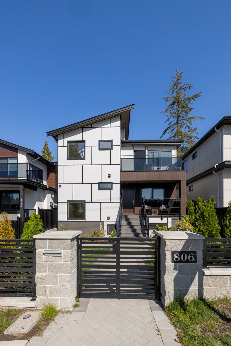 Luxury estate at 806 Montroyal Boulevard, North Vancouver, BC — photo 42