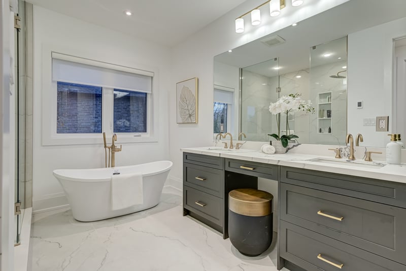 Luxury estate at 102 Cumming Court, Hamilton, ON — photo 29