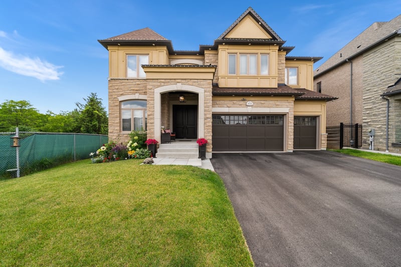 Luxury estate at 6628 Rothschild Trail, Mississauga, ON — photo 2