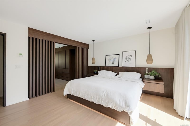 Luxury estate at 3055 Beach Drive, Victoria, BC — photo 24