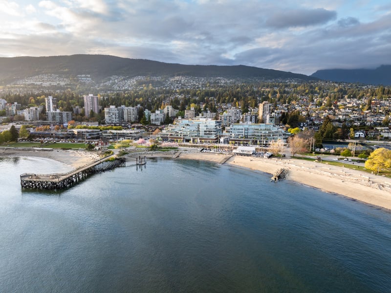 Luxury estate at 1355 Bellevue Avenue, West Vancouver, BC — photo 3