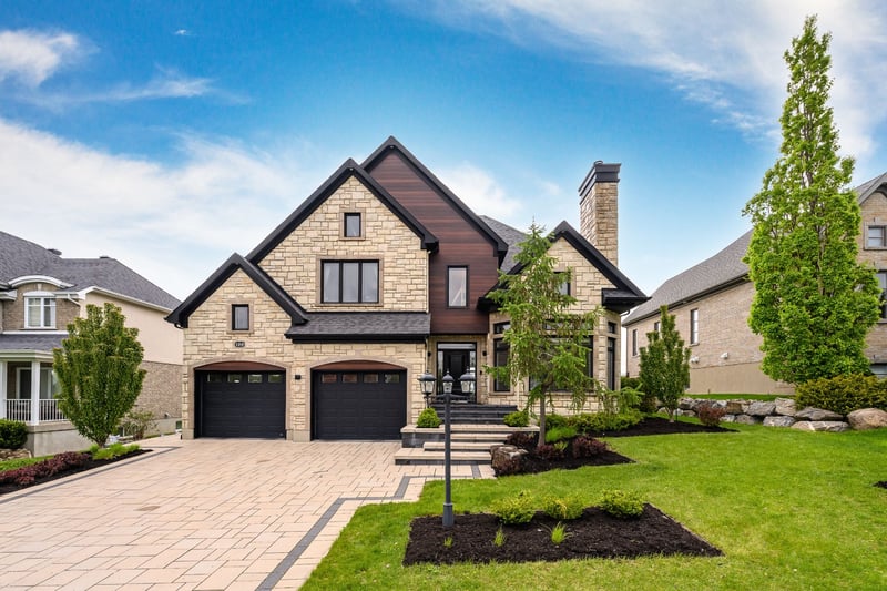 Luxury estate at 199 Rue des Français, Mont-Saint-Hilaire, QC — photo 2