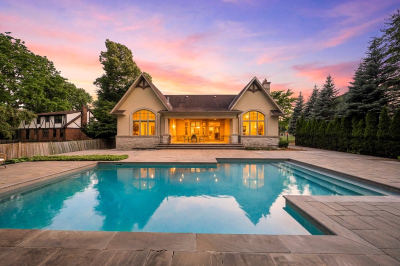 Luxury estate at 1098 Lakeshore Road West, Oakville, ON — photo 6