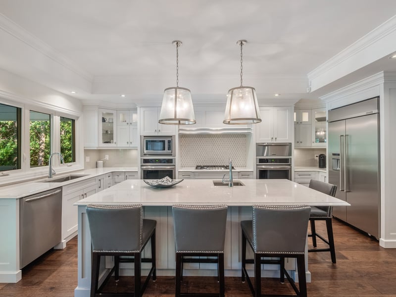 Luxury estate at 3087 Lakeshore Road, Burlington, ON — photo 11