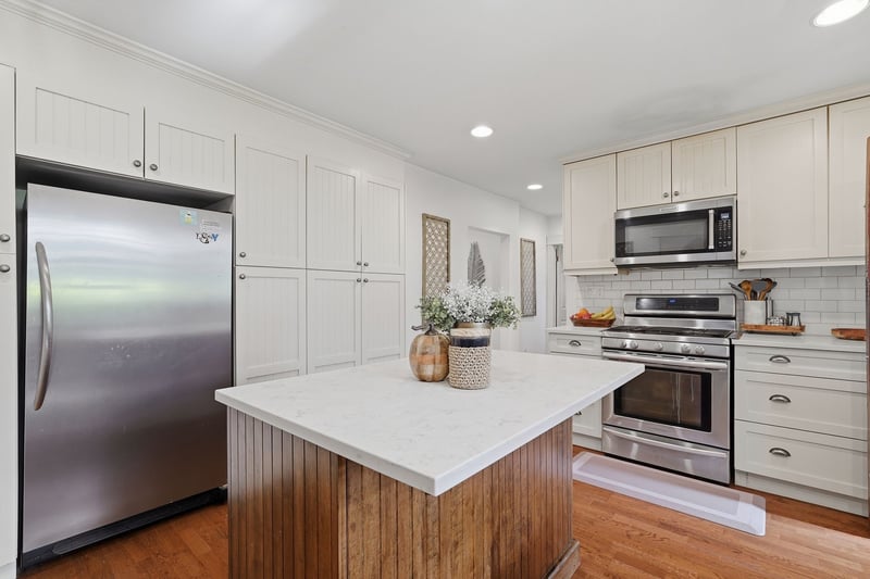 Luxury estate at 1425 129 Street, Surrey, BC — photo 8