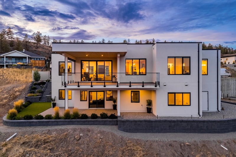 Luxury estate at 17499 Sanborn Street, Summerland, BC — photo 2