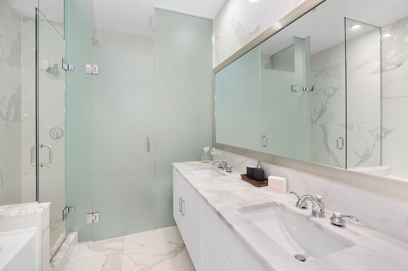 Luxury estate at PH3 175 Victory Ship Way, North Vancouver, BC — photo 25