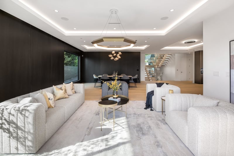Luxury estate at 449 Hillcrest Street, West Vancouver, BC — photo 15