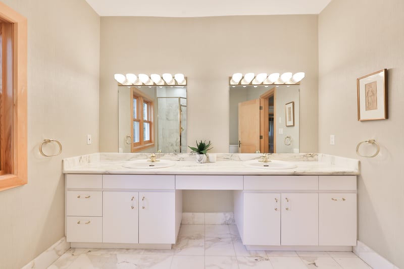 Luxury estate at 937 Whittier Crescent, Mississauga, ON — photo 18