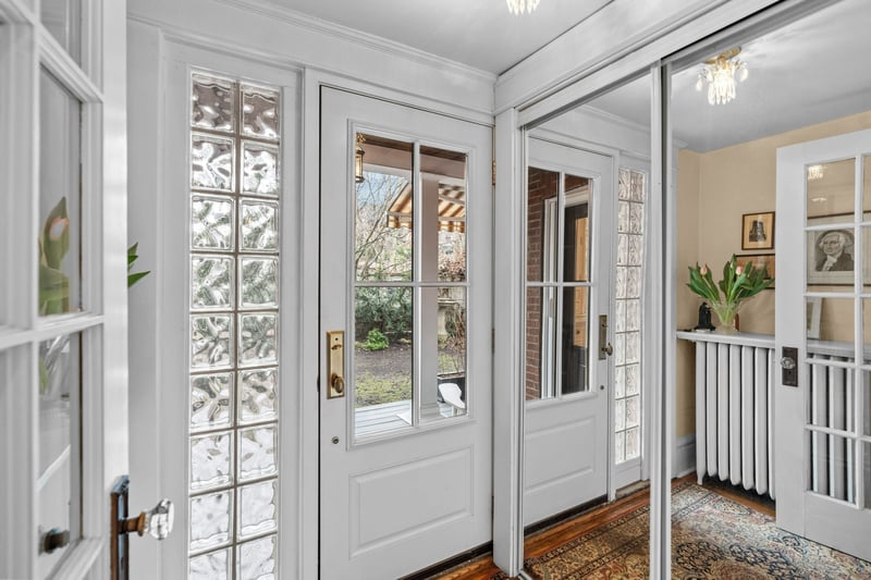 Luxury estate at 247 MacNab Street South, Hamilton, ON — photo 18