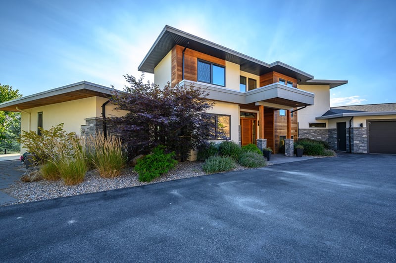 Luxury estate at 195 Ravine Drive, North Okanagan, BC — photo 2