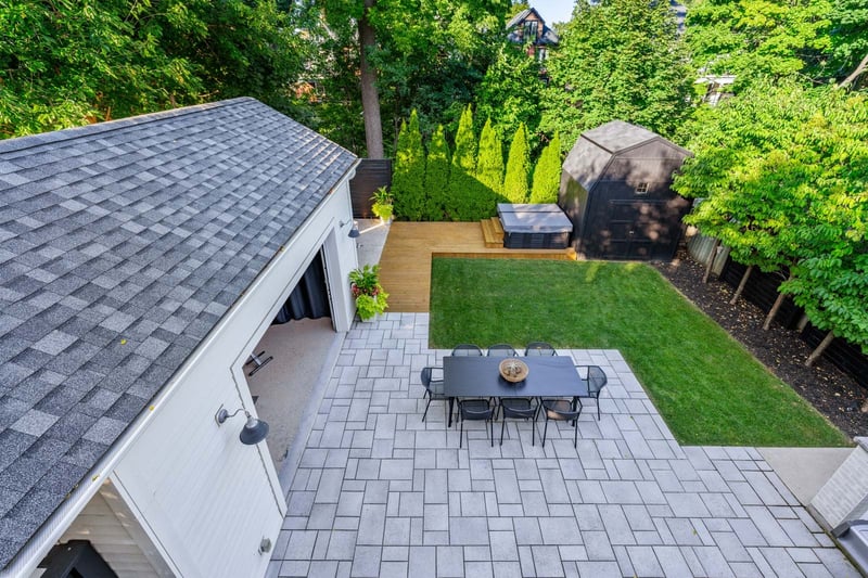 Luxury estate at 505 Burlington Avenue, Burlington, ON — photo 28
