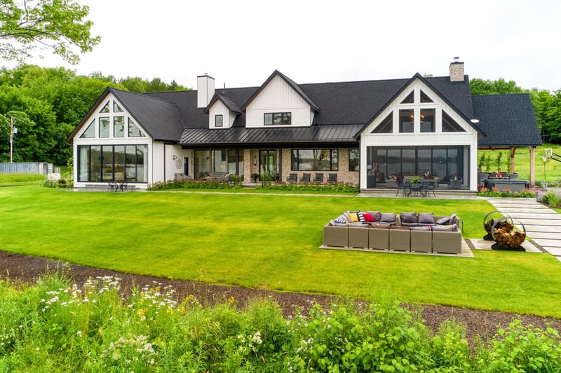6-bedroom luxury home in 6 - 3042 HIGHWAY 118 West, Port Carling