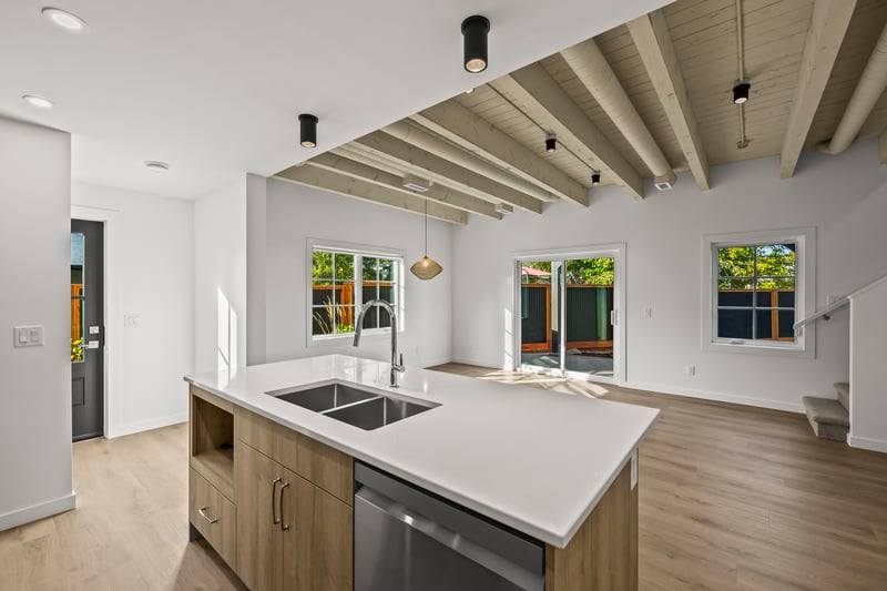Luxury estate at 1-2957 Conlin Court, Kelowna, BC — photo 1