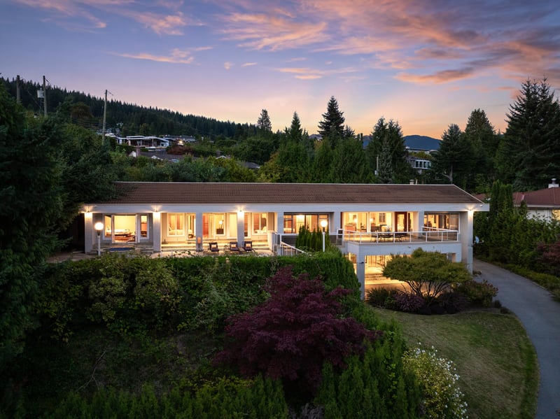 Luxury estate at 1035 King Georges Way, West Vancouver, BC — photo 3
