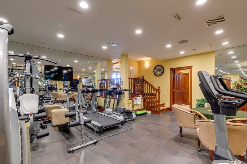 Luxury estate at 240046 Township Road 284, Kneehill County, AB — photo 24