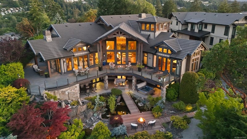 Luxury estate at 5025 Hinrich View, Nanaimo, BC — photo 1