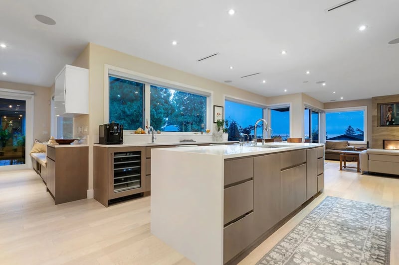 Luxury estate at 990 Jefferson Avenue, West Vancouver, BC — photo 14