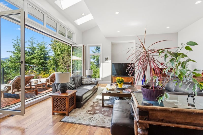 Luxury estate at 220 Panorama Road, Lions Bay, BC — photo 6