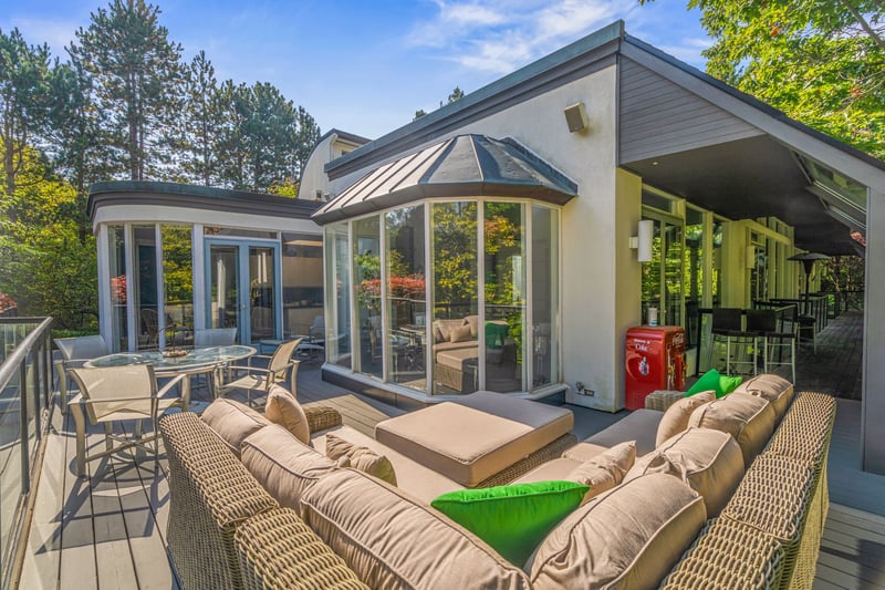 Luxury estate at 18 Timberglade Court, North York, ON — photo 16