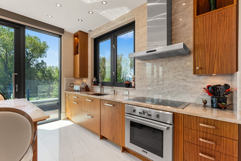 Luxury estate at 2245 Abbott Street, Kelowna, BC — photo 6