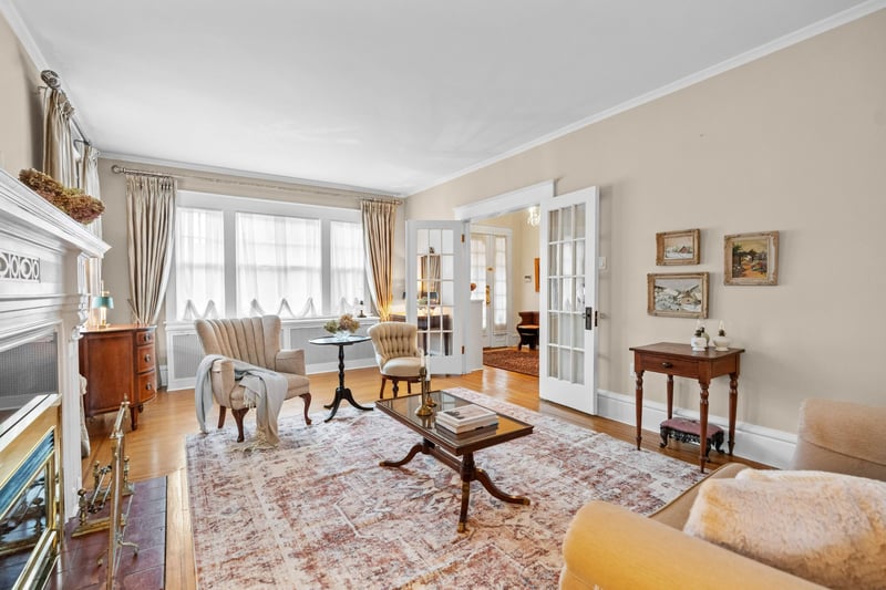 Luxury estate at 247 MacNab Street South, Hamilton, ON — photo 8