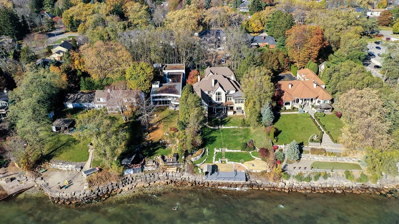 Luxury estate at Burlington — photo 47