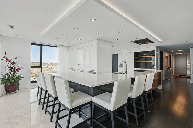 Luxury estate at 1400 Av. des Draveurs #1005, Trois-Rivieres, QC — photo 8