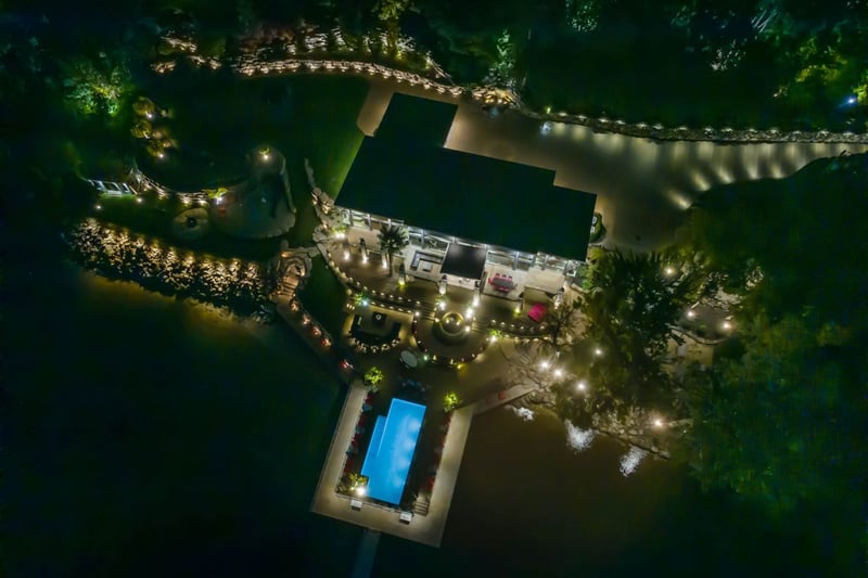 Luxury estate at 384 Rue Girouard, Oka — photo 8