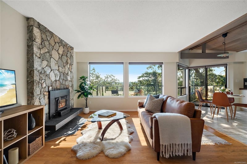 Luxury estate at 4101 Mariposa Heights, Victoria, BC — photo 7