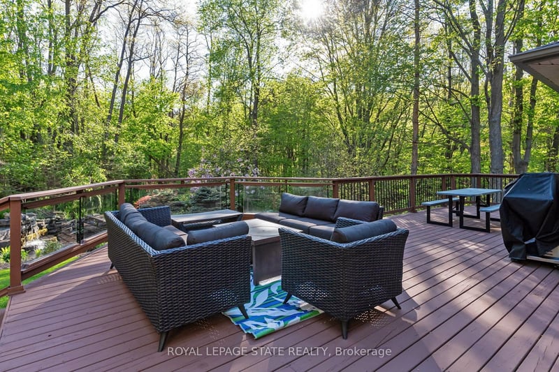 Luxury estate at 18 Elder Crescent, Hamilton, ON — photo 11