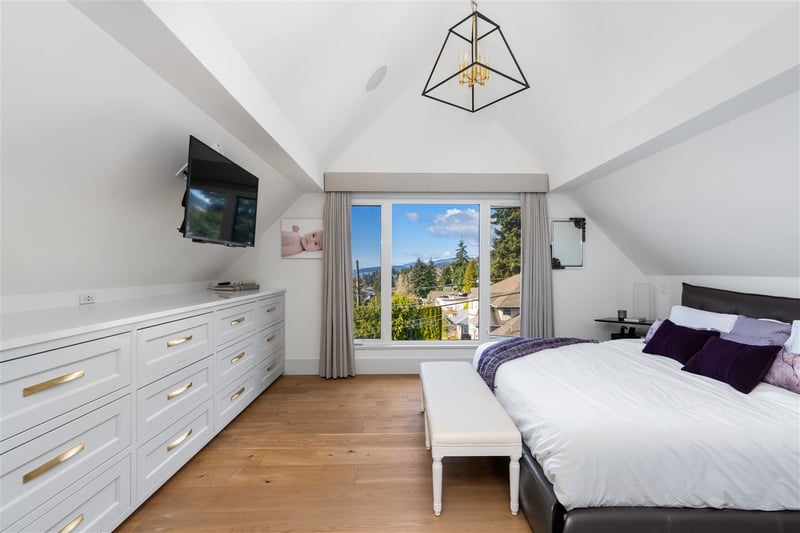 Luxury estate at 1388 21st Street, West Vancouver — photo 13