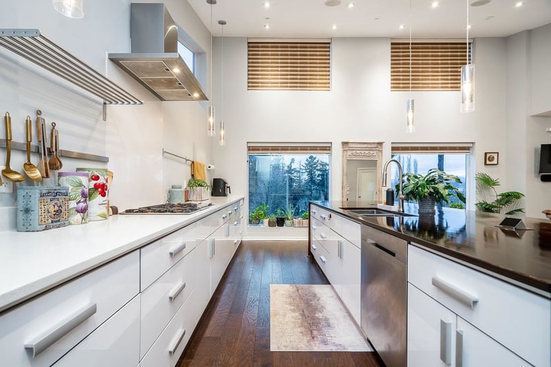 Luxury estate at 2800 Bayview Street, Surrey, BC — photo 5
