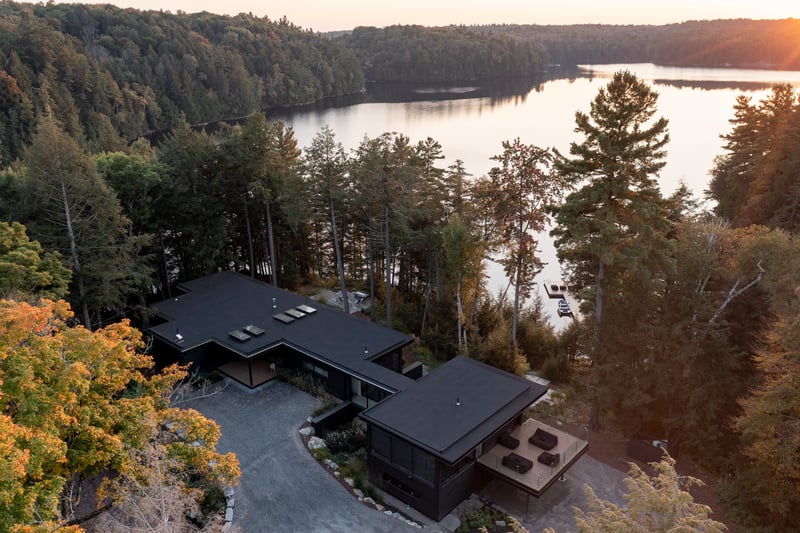 5-bedroom luxury home in 1298 Lipsy Lake Drive, Guilford, ON