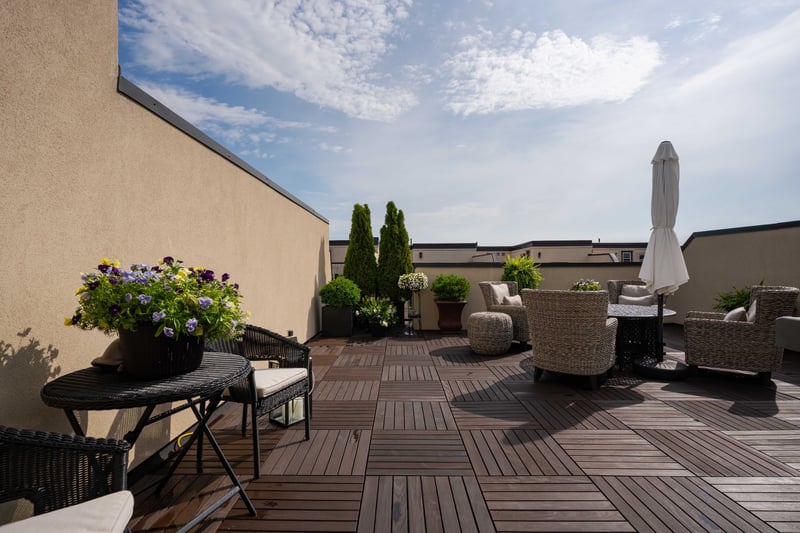 Luxury estate at 253 Hanover Street, Oakville, ON — photo 25