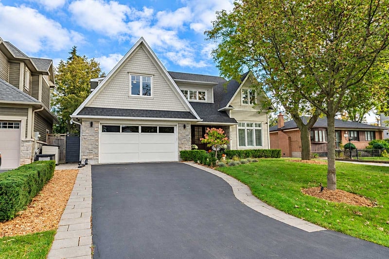 Luxury estate at 1394 Waverly Avenue, Oakville, ON — photo 3