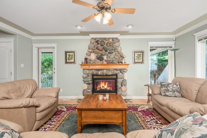 Luxury estate at 9725 Cameron Road, Vernon, BC — photo 8