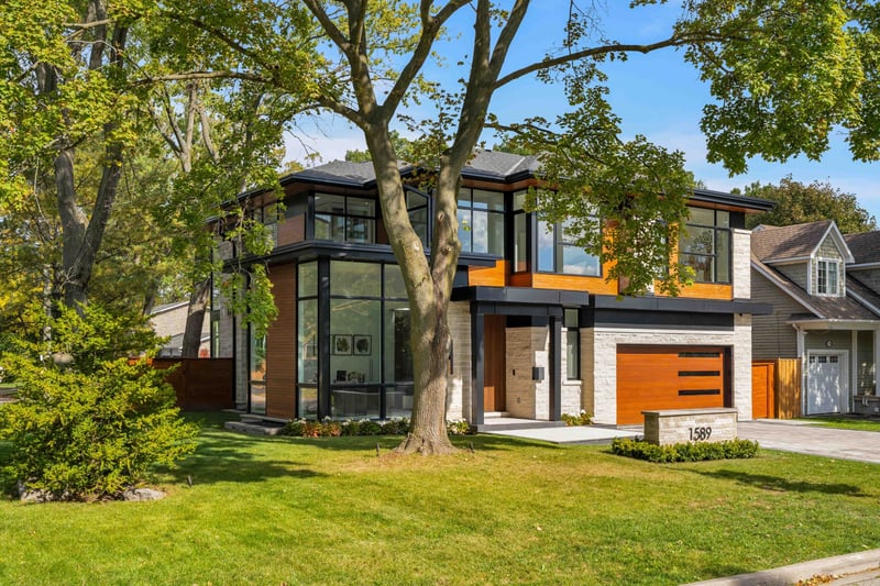 Luxury estate at 1589 Glenhill Crescent, Mississauga, ON — photo 6