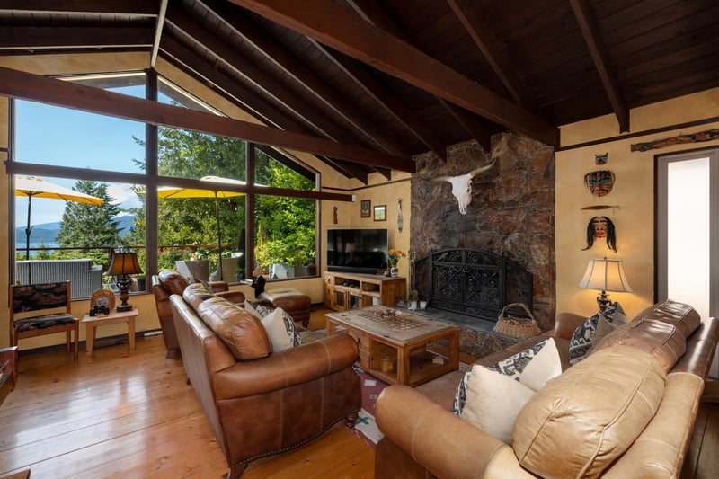 Luxury estate at 315 Bayview Road, Lions Bay, BC — photo 9