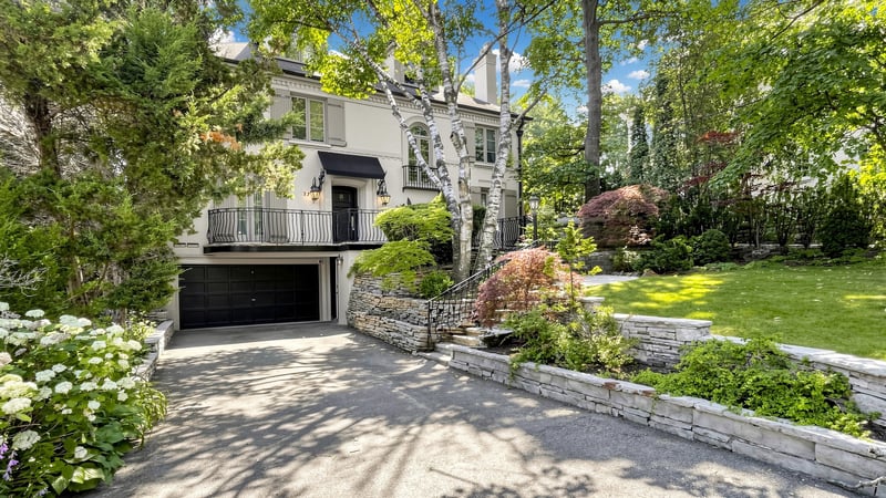Luxury estate at 27 Strathgowan Crescent, Toronto, ON — photo 29