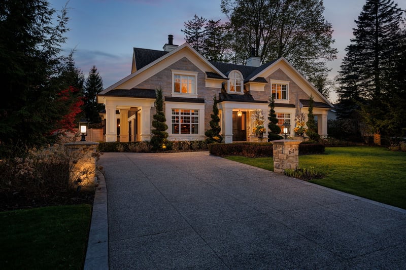 5-bedroom luxury home in 64 Brentwood Road, Oakville, ON