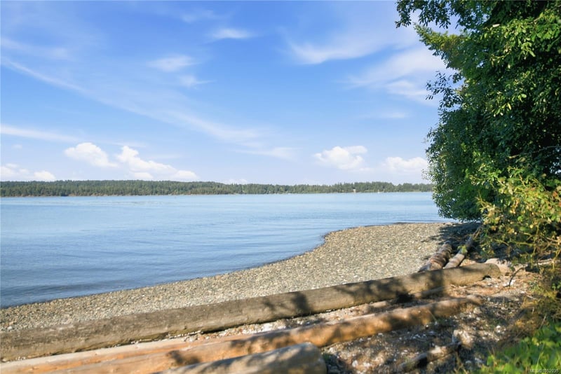Luxury estate at 312 Roland Road, Ladysmith, BC — photo 2