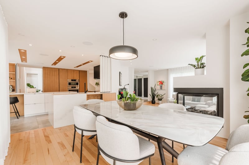 Luxury estate at 2021 Rue des Saules, St-Bruno-de-Montarville, QC — photo 11