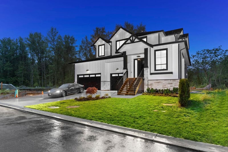 Luxury estate at 11018 243B Street, Maple Ridge, BC — photo 2