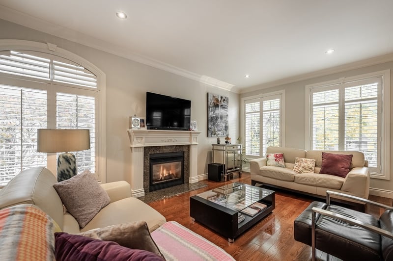 Luxury estate at 533 Rue des Falaises, Mont-Saint-Hilaire, QC — photo 10