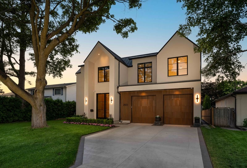 5-bedroom luxury home in 203 Weybourne Road, Oakville, ON