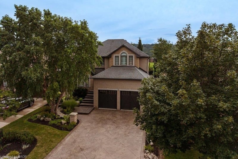 Luxury estate at 55 Chianti Crescent, Hamilton, ON — photo 38