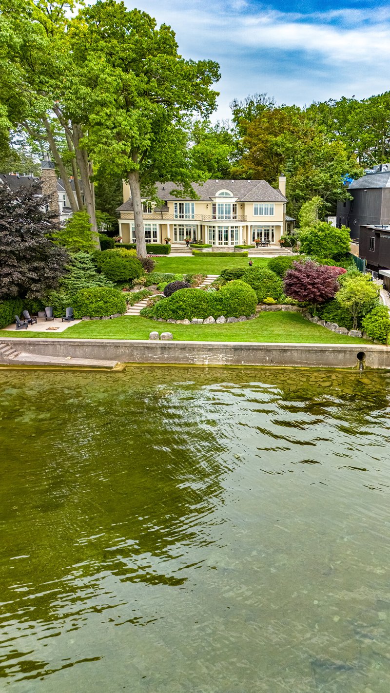Luxury estate at 6 Ennisclare Drive West, Oakville, ON — photo 46