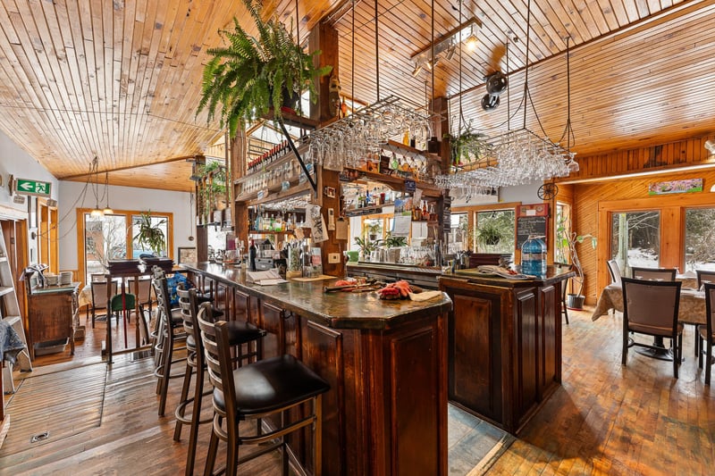 Luxury estate at 30 Rue Principale Sud, Sutton, QC — photo 5