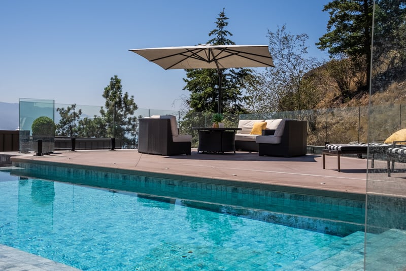 Luxury estate at 732 Highpointe Place, Kelowna, BC — photo 2